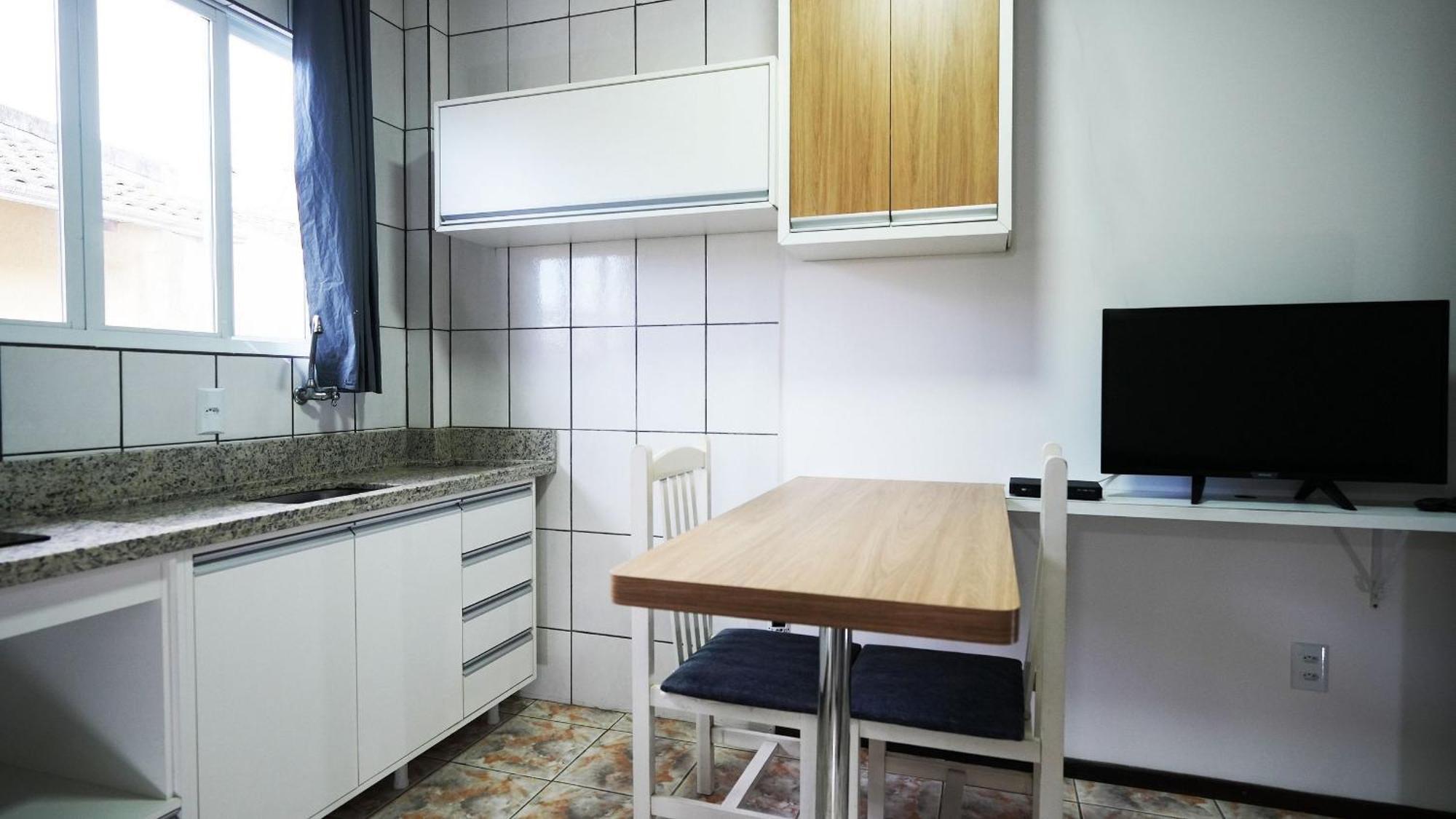 בומבינאס Residencial Adolfo - Mestre Naro מראה חיצוני תמונה