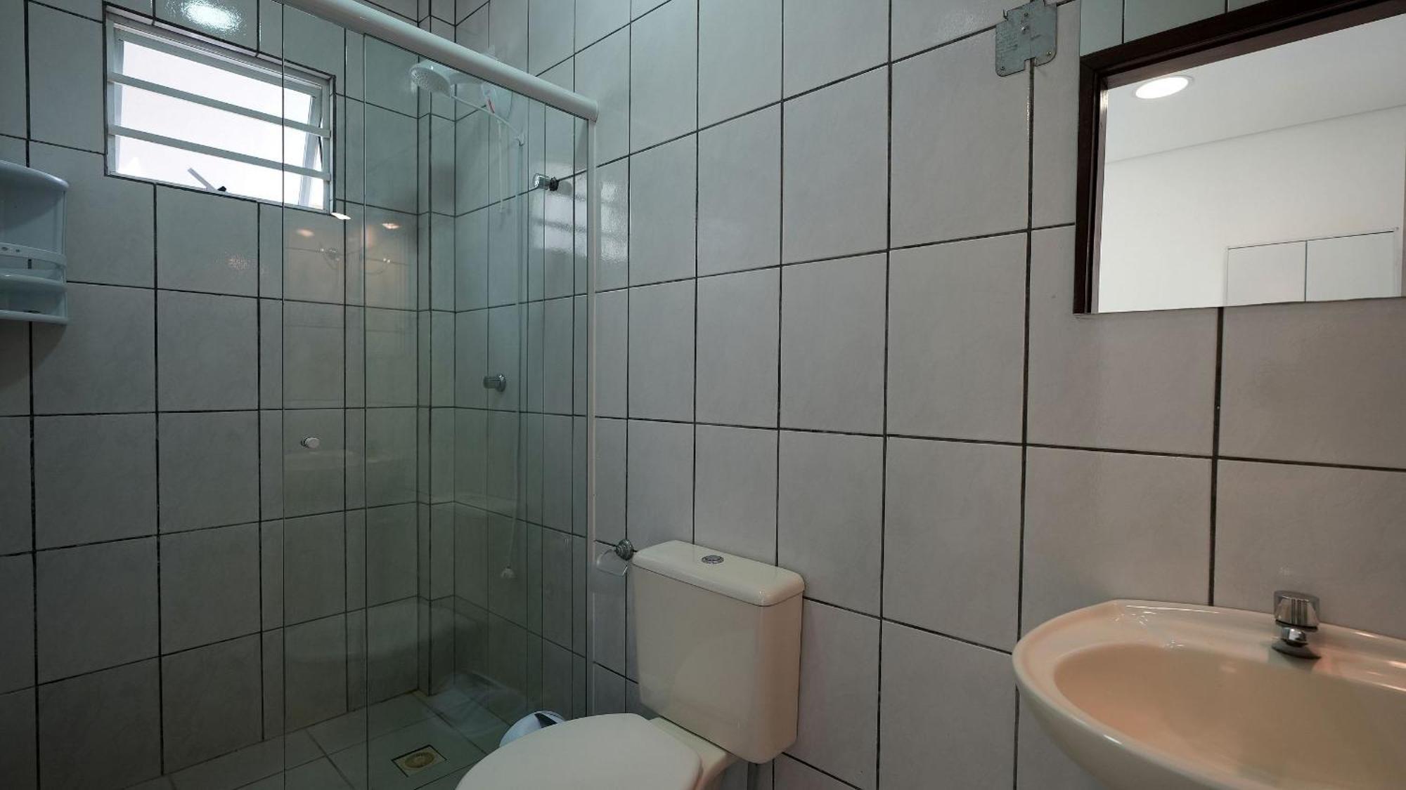 בומבינאס Residencial Adolfo - Mestre Naro מראה חיצוני תמונה