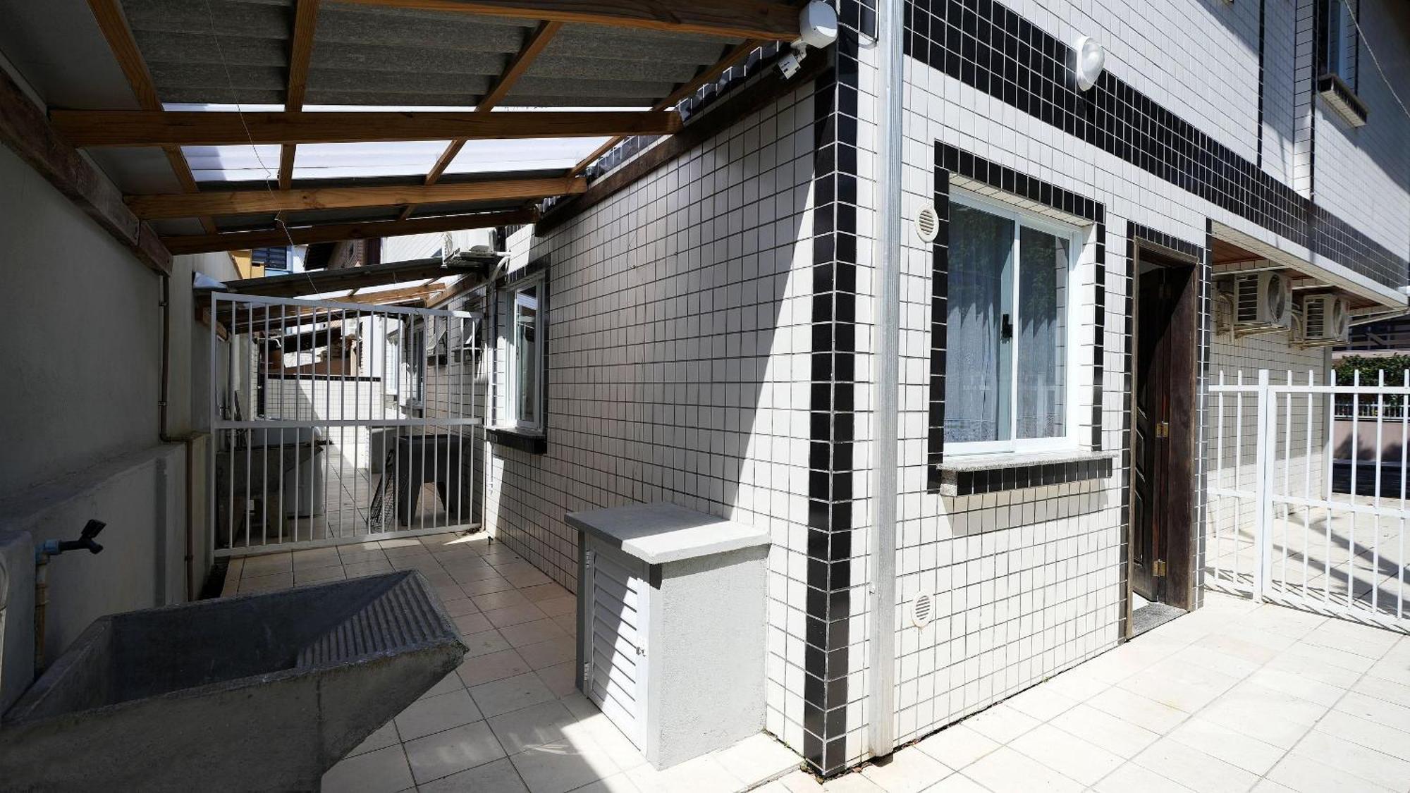 בומבינאס Residencial Adolfo - Mestre Naro מראה חיצוני תמונה