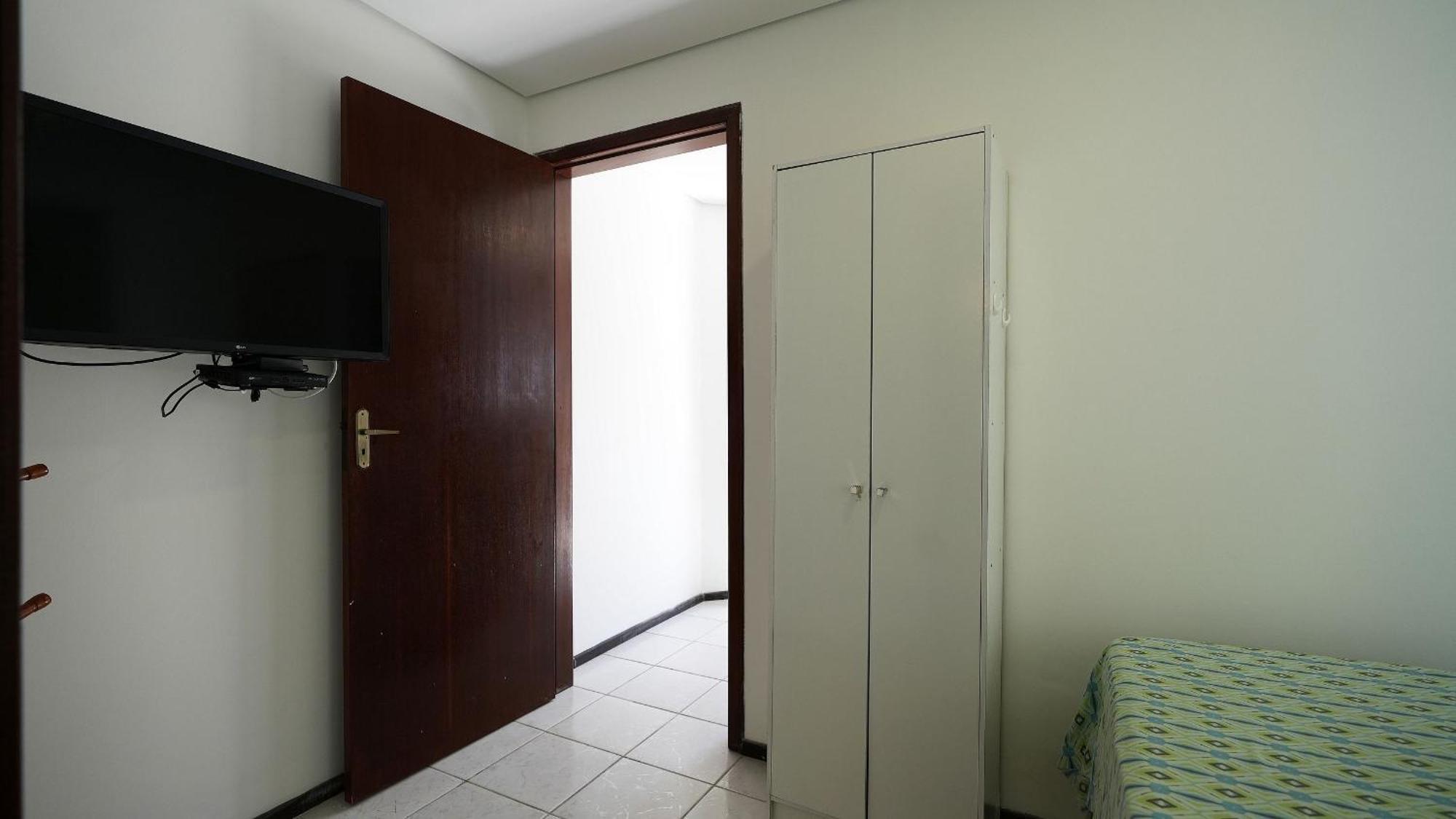 בומבינאס Residencial Adolfo - Mestre Naro מראה חיצוני תמונה