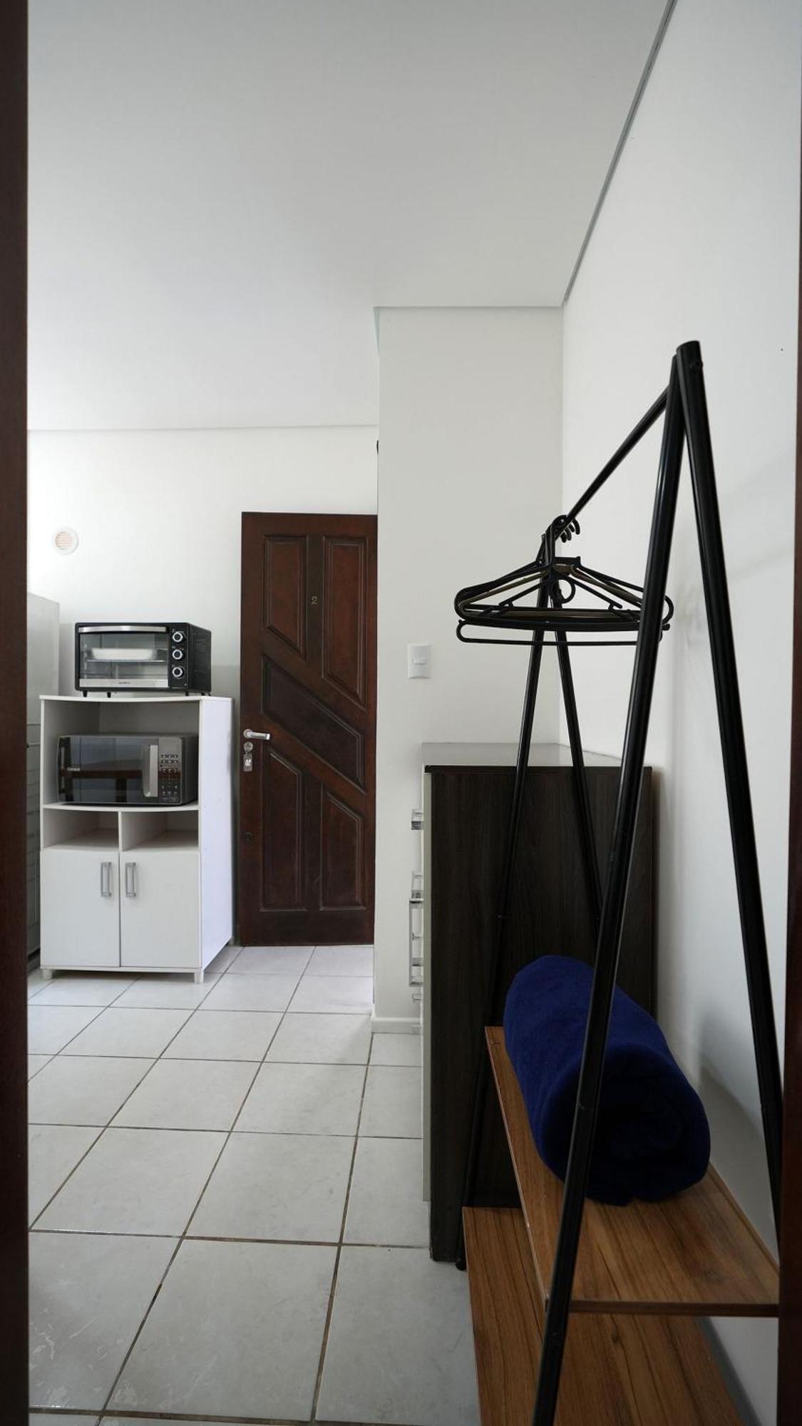 בומבינאס Residencial Adolfo - Mestre Naro מראה חיצוני תמונה