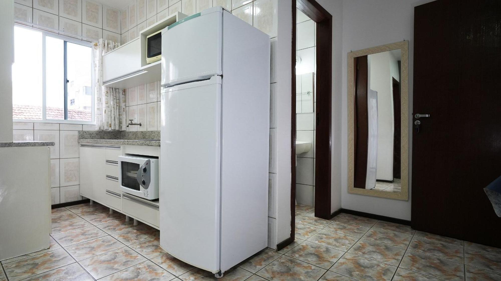 בומבינאס Residencial Adolfo - Mestre Naro מראה חיצוני תמונה