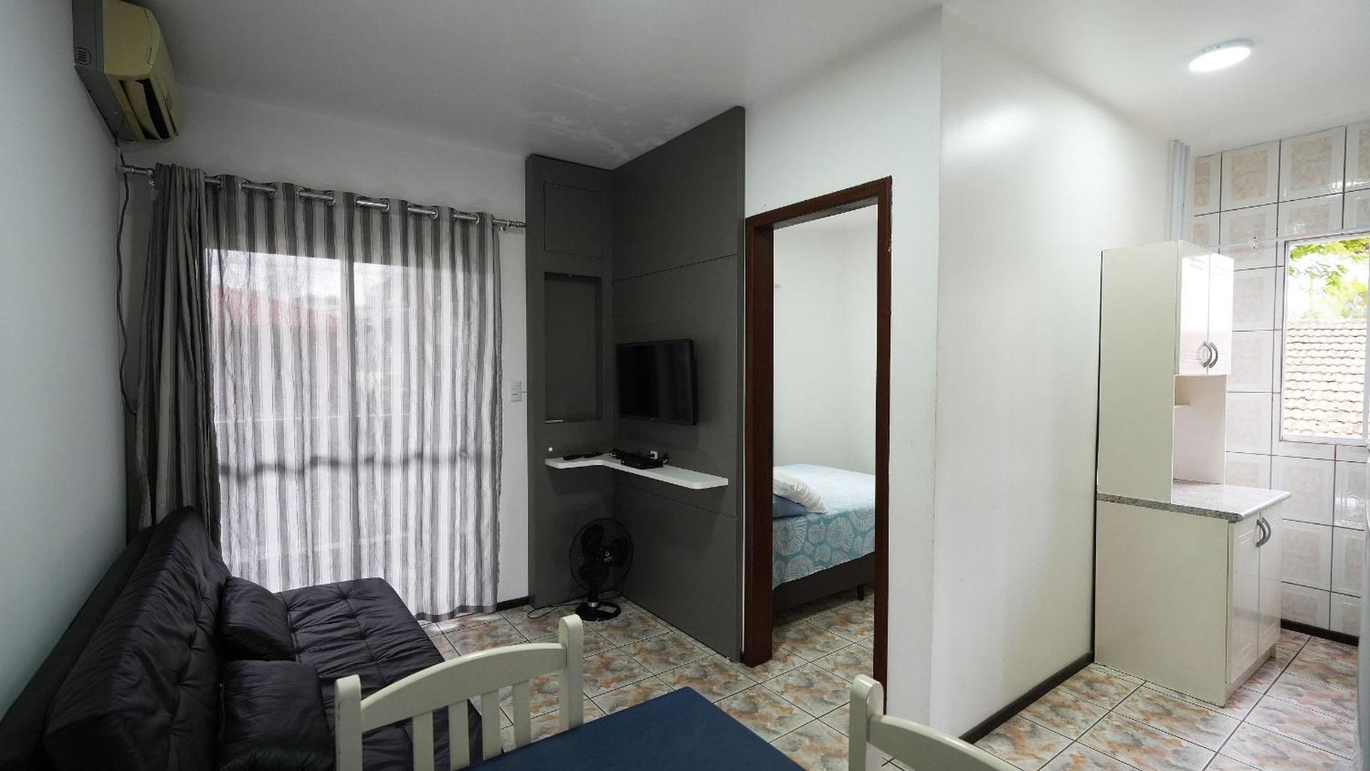 בומבינאס Residencial Adolfo - Mestre Naro מראה חיצוני תמונה