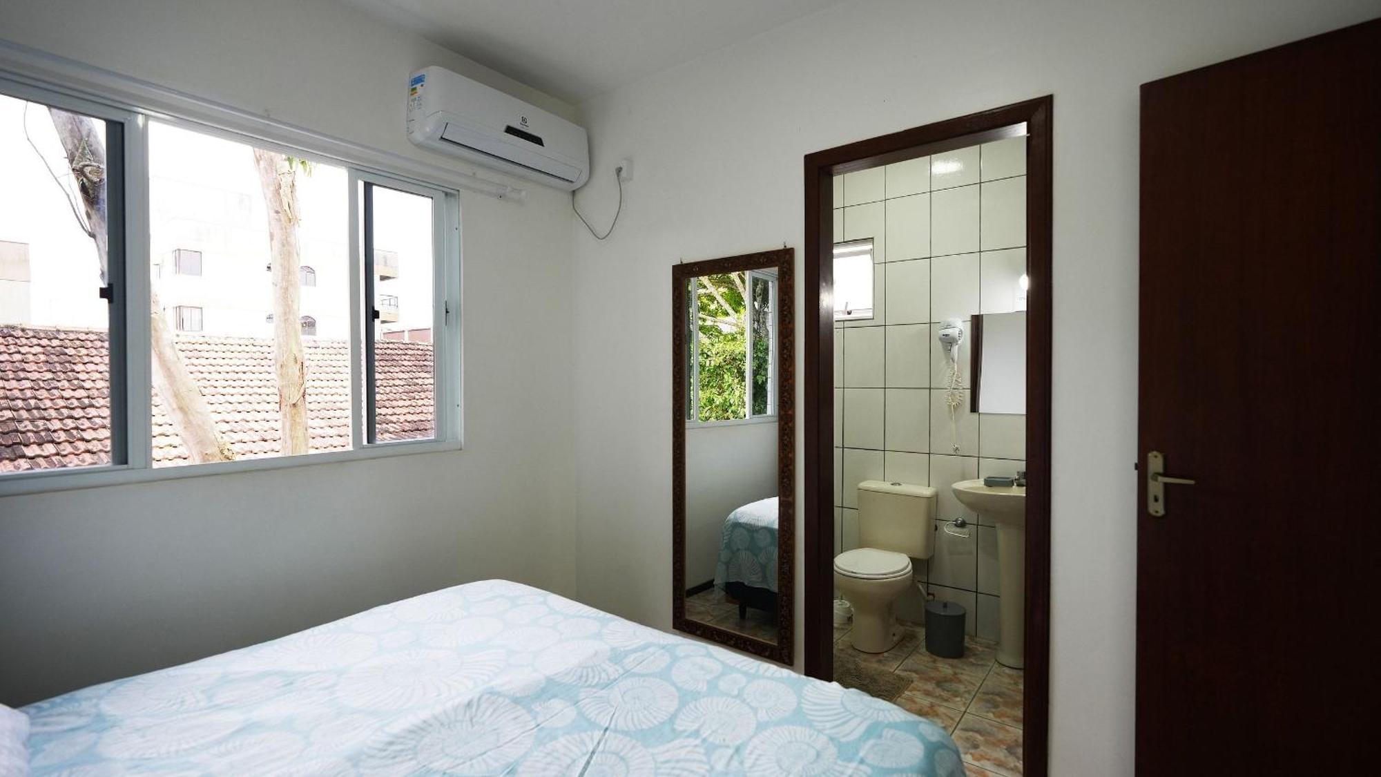 בומבינאס Residencial Adolfo - Mestre Naro מראה חיצוני תמונה